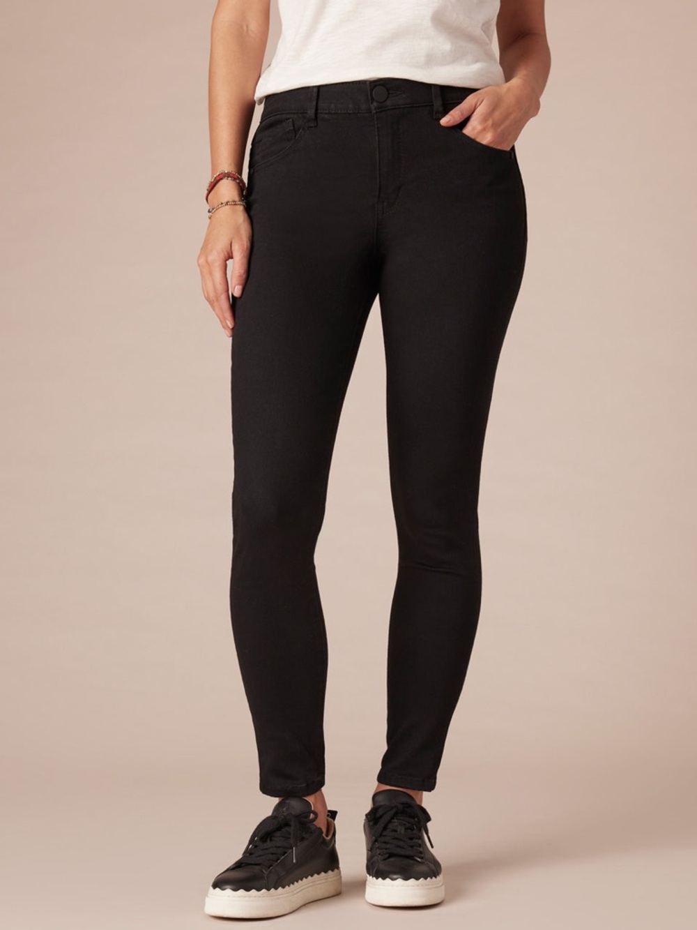 Democracy Black Skinny Jeans - women’s size 6